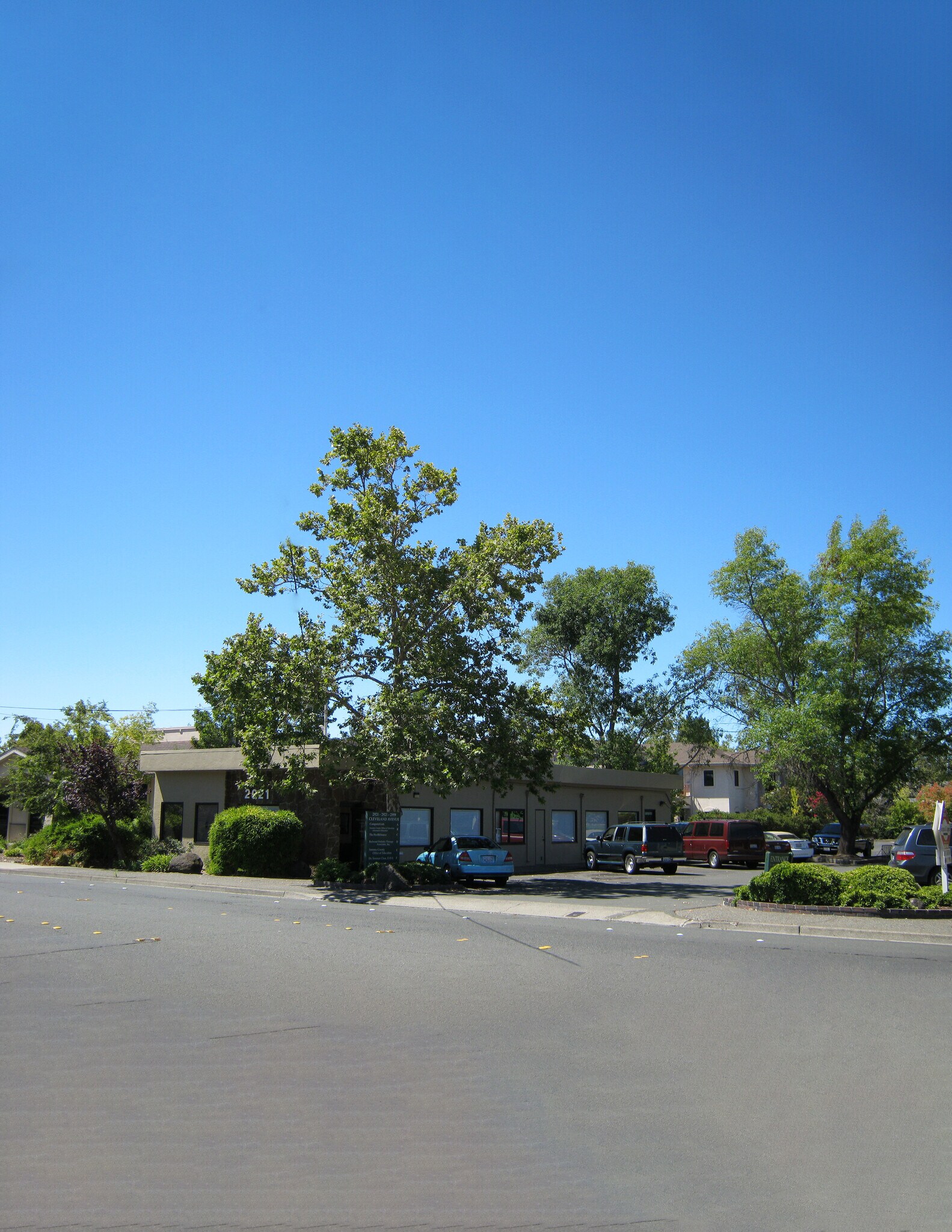 2925 Cleveland Ave, Santa Rosa, CA for lease Building Photo- Image 1 of 2
