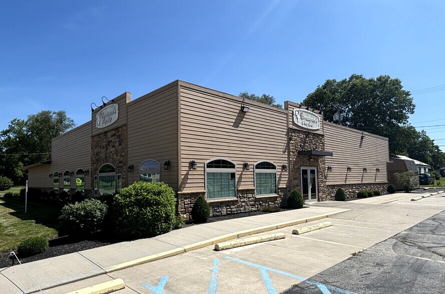 620 N Walnut St, Muncie, IN for sale - Primary Photo - Image 1 of 1