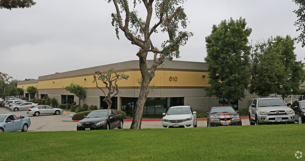 610 Gateway Center Way, San Diego, CA for lease - Primary Photo - Image 1 of 3