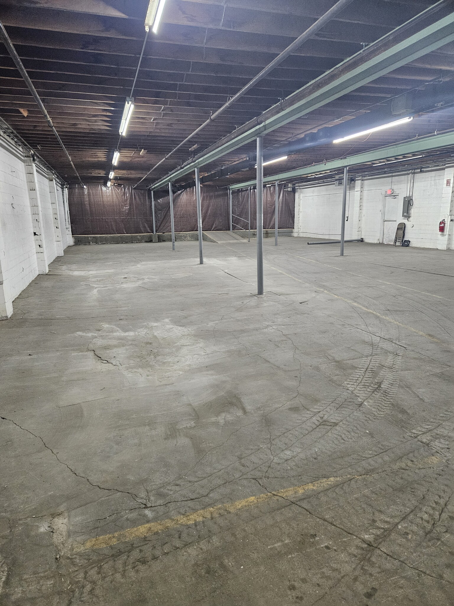 33 Elm St, Merrimack, NH for lease Building Photo- Image 1 of 2