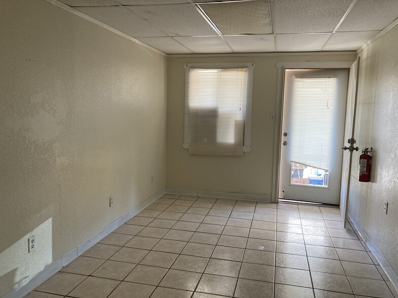 105 N Frontage Rd, Pearce, AZ for lease - Building Photo - Image 3 of 10