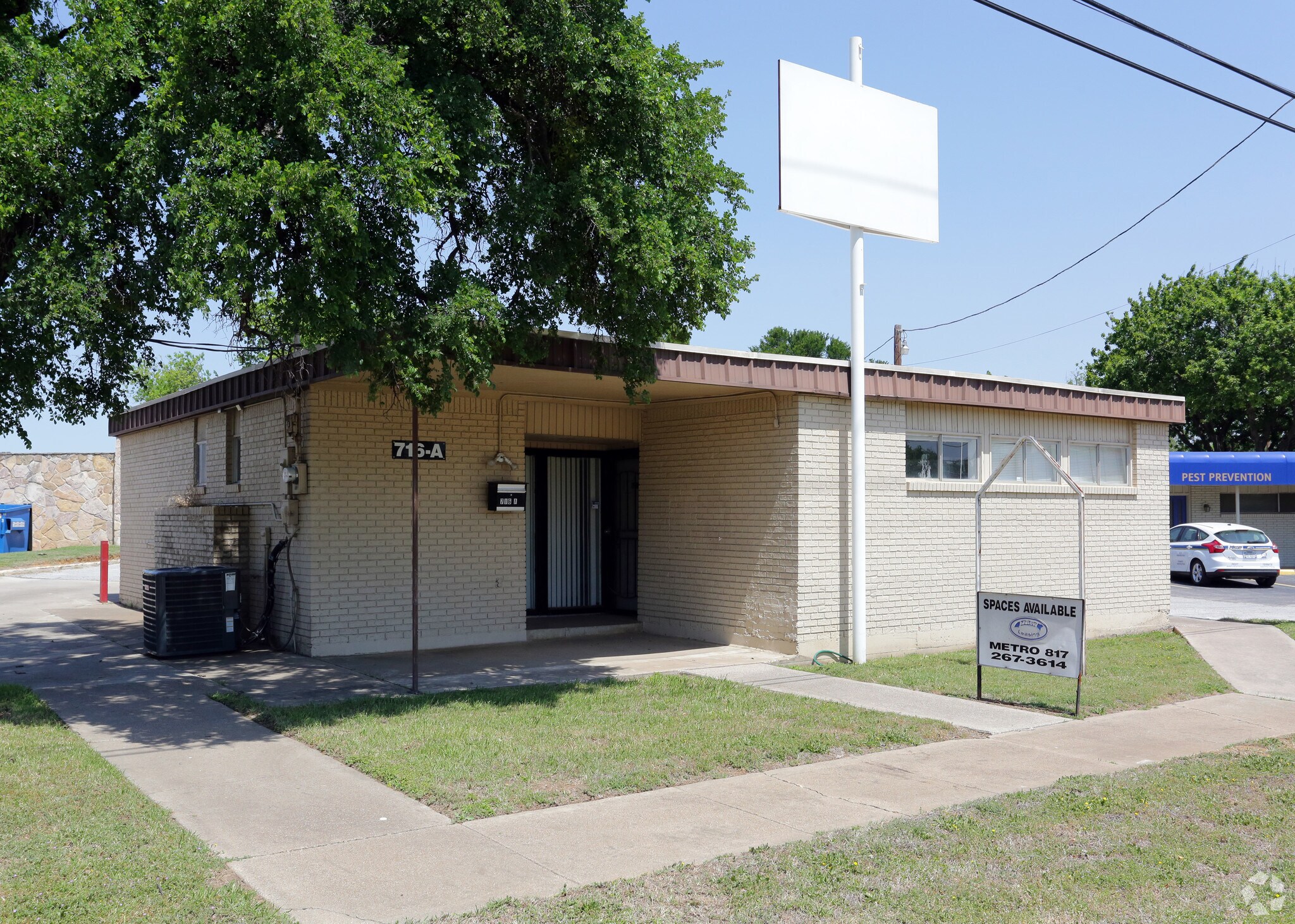 716 W Euless Blvd, Euless, TX for sale Primary Photo- Image 1 of 3