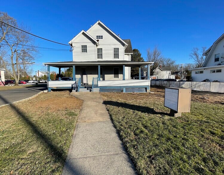 28 N Main St, Marlboro, NJ 07746