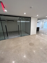 589 Fifth Ave, New York, NY for lease Interior Photo- Image 2 of 6