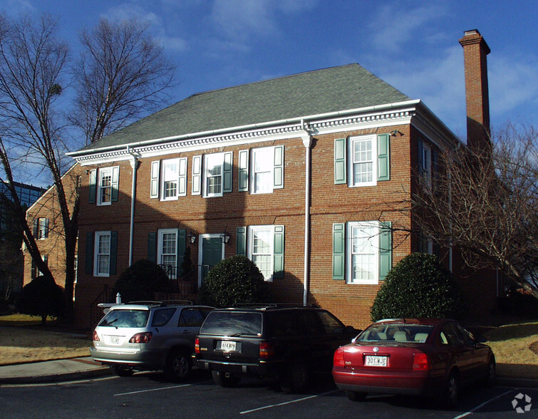 1827 Powers Ferry Rd SE, Atlanta, GA for lease - Building Photo - Image 3 of 40