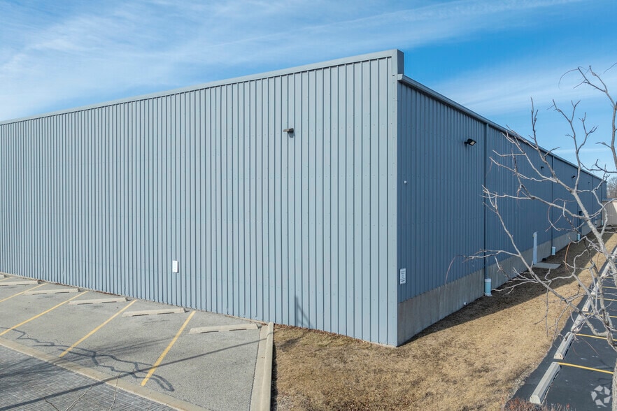 7801 Industrial Dr, Forest Park, IL for sale - Building Photo - Image 3 of 7