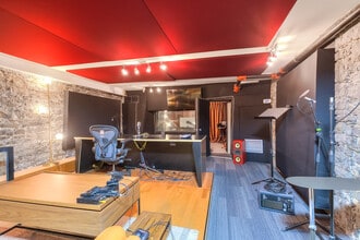 300 Pl D'youville, Montréal, QC for lease Building Photo- Image 2 of 10