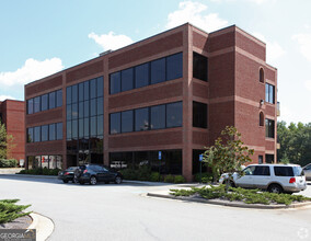 827 Fairways Ct, Stockbridge, GA for lease Building Photo- Image 1 of 4