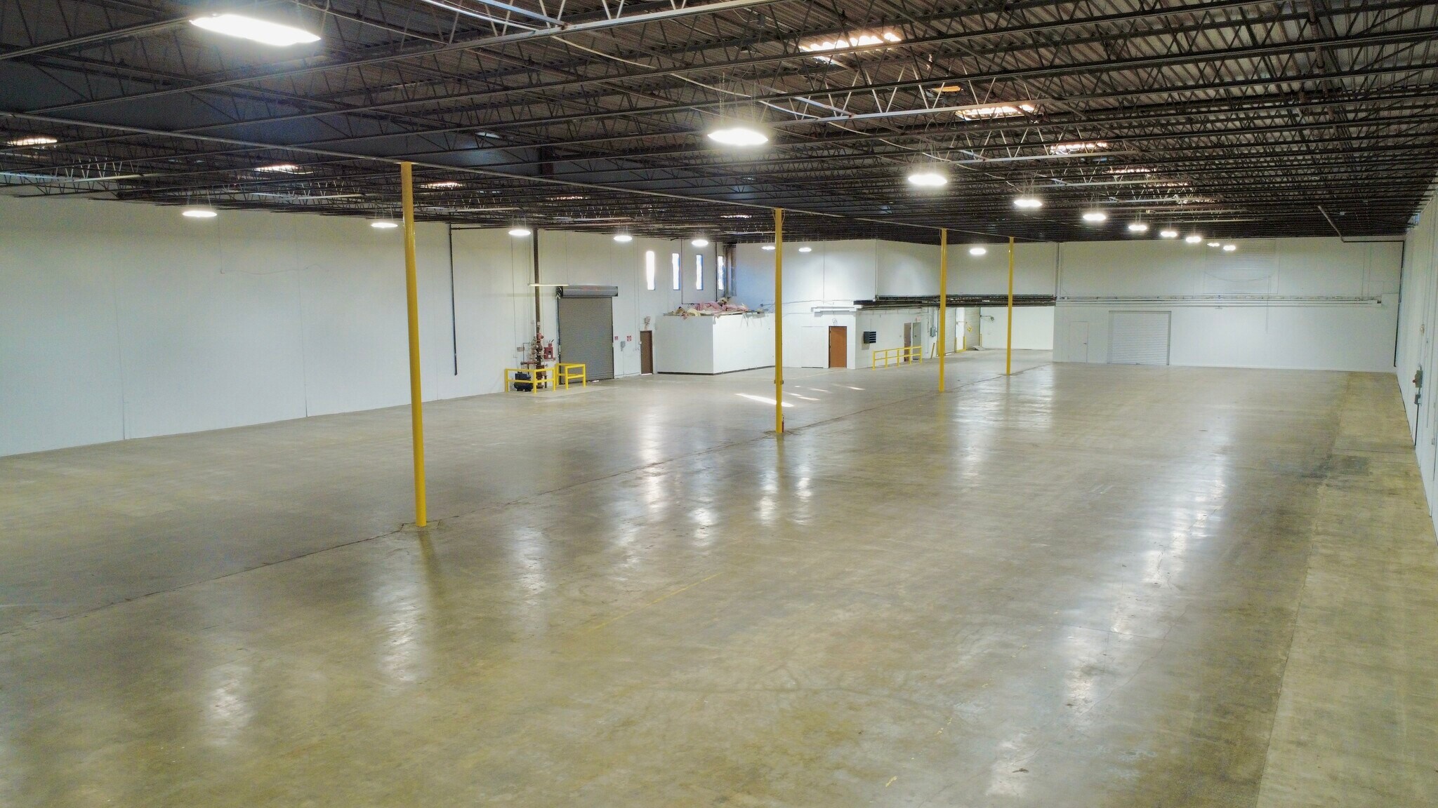 4408 Barnett Blvd, Arlington, TX for lease Interior Photo- Image 1 of 5