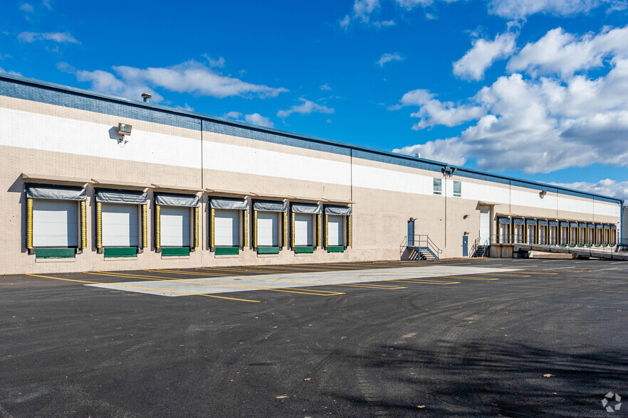 915 Secaucus Rd, Secaucus, NJ for sale - Building Photo - Image 1 of 1