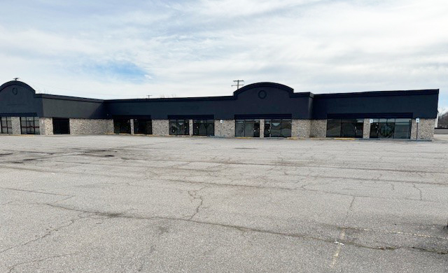 30739-30797 Eureka Rd, Romulus, MI for lease - Building Photo - Image 2 of 6