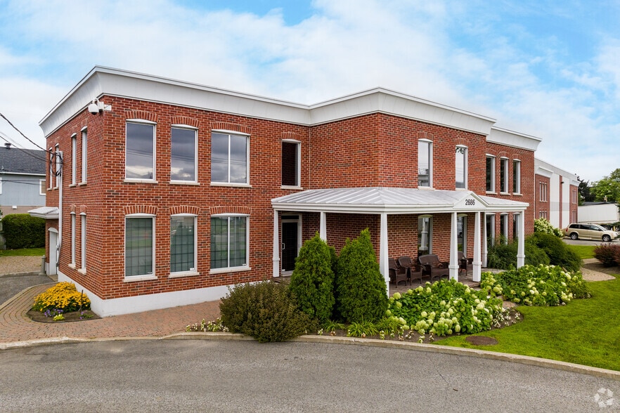 2686 Ch de la Petite-Côte, Laval, QC for sale - Primary Photo - Image 1 of 22