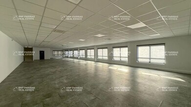 Office in Trappes for lease Building Photo- Image 2 of 2