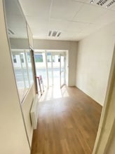 Office in Paris for lease Interior Photo- Image 1 of 5