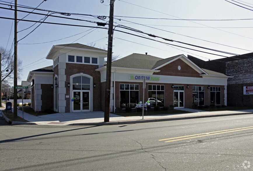 223 S Washington Ave, Bergenfield, NJ for sale - Building Photo - Image 1 of 1