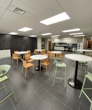 21700 Northwestern Hwy, Southfield, MI for lease Building Photo- Image 2 of 8