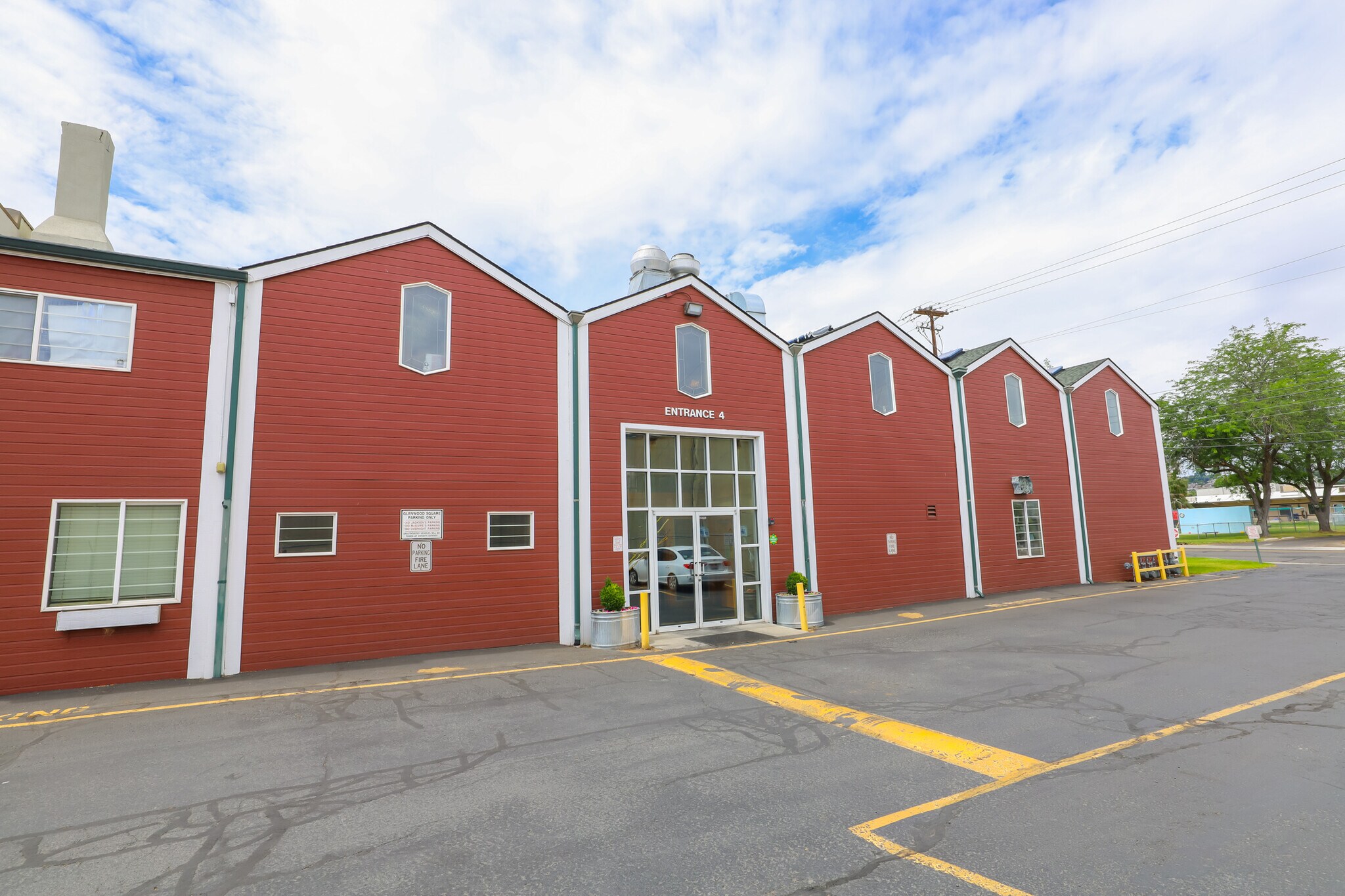 5110 Tieton Dr, Yakima, WA 98908 Glenwood Shopping Center