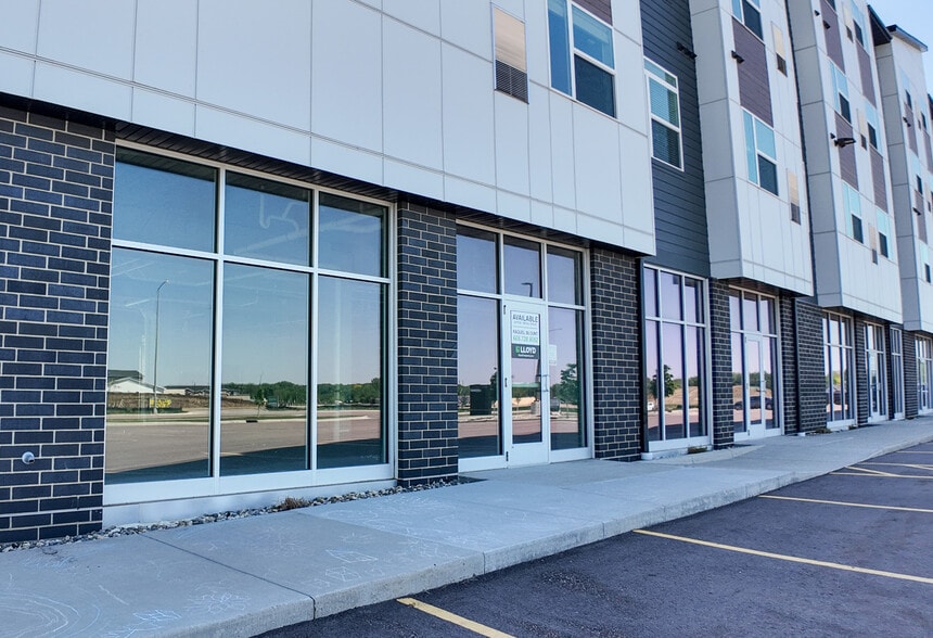 5501 E 18th St, Sioux Falls, SD for lease - Building Photo - Image 1 of 6
