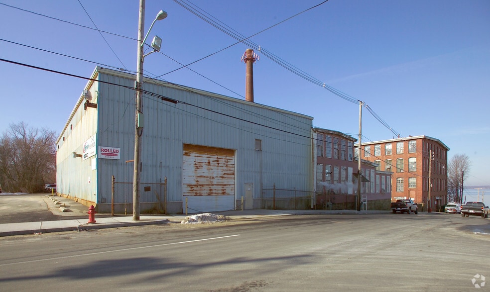 89 Globe Mills Ave, Fall River, MA for sale - Primary Photo - Image 1 of 1