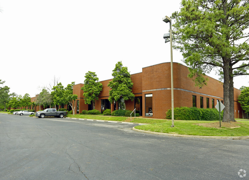 2829 Business Park Dr, Memphis, TN for lease - Building Photo - Image 3 of 15