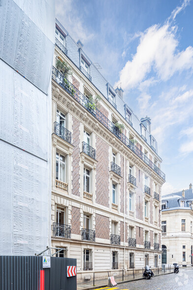 11 bis Rue Balzac, Paris for lease - Building Photo - Image 2 of 22