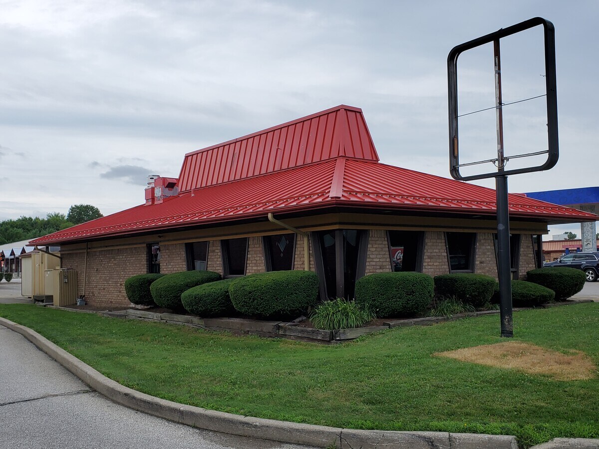 9155 W Ridge Rd, Girard, PA 16417