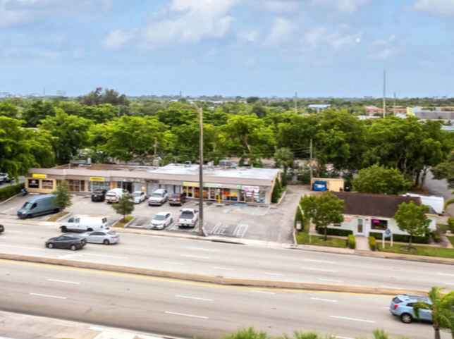 410-430 E Sample Rd, Pompano Beach, FL for lease - Building Photo - Image 1 of 11