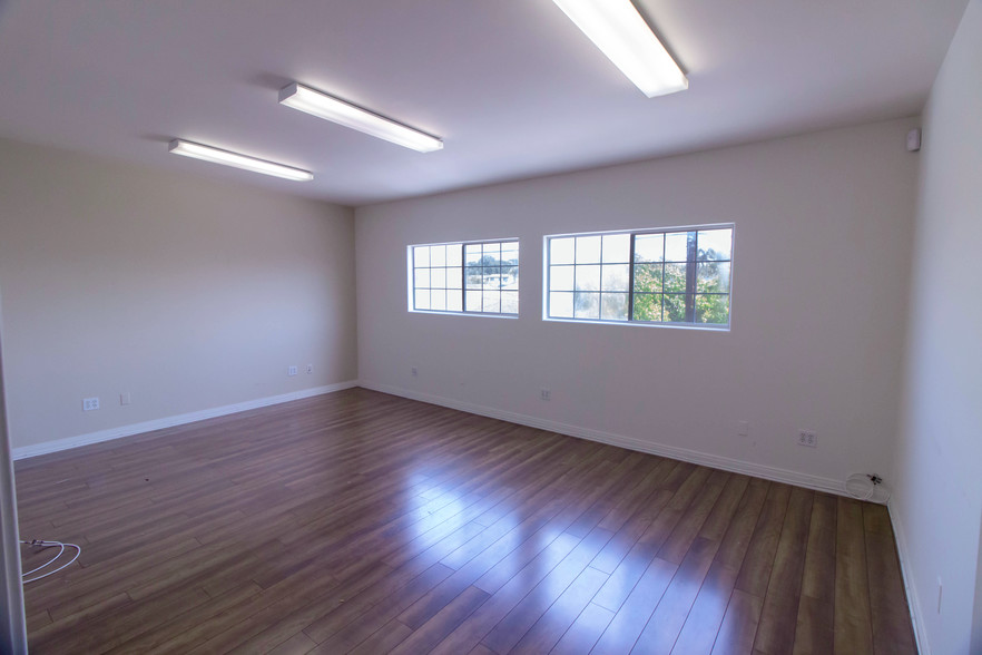 11949 Jefferson Blvd, Culver City, CA for sale - Interior Photo - Image 1 of 1