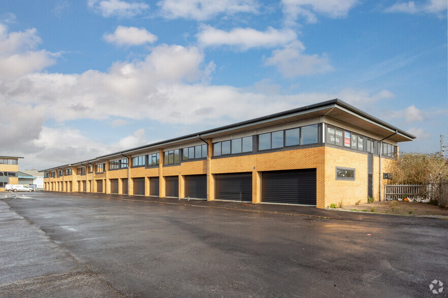 Rhymney River Bridge Rd, Cardiff for lease - Primary Photo - Image 1 of 9