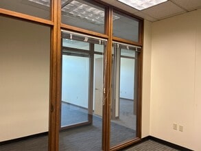 1900 W Nickerson St, Seattle, WA for lease Interior Photo- Image 2 of 5