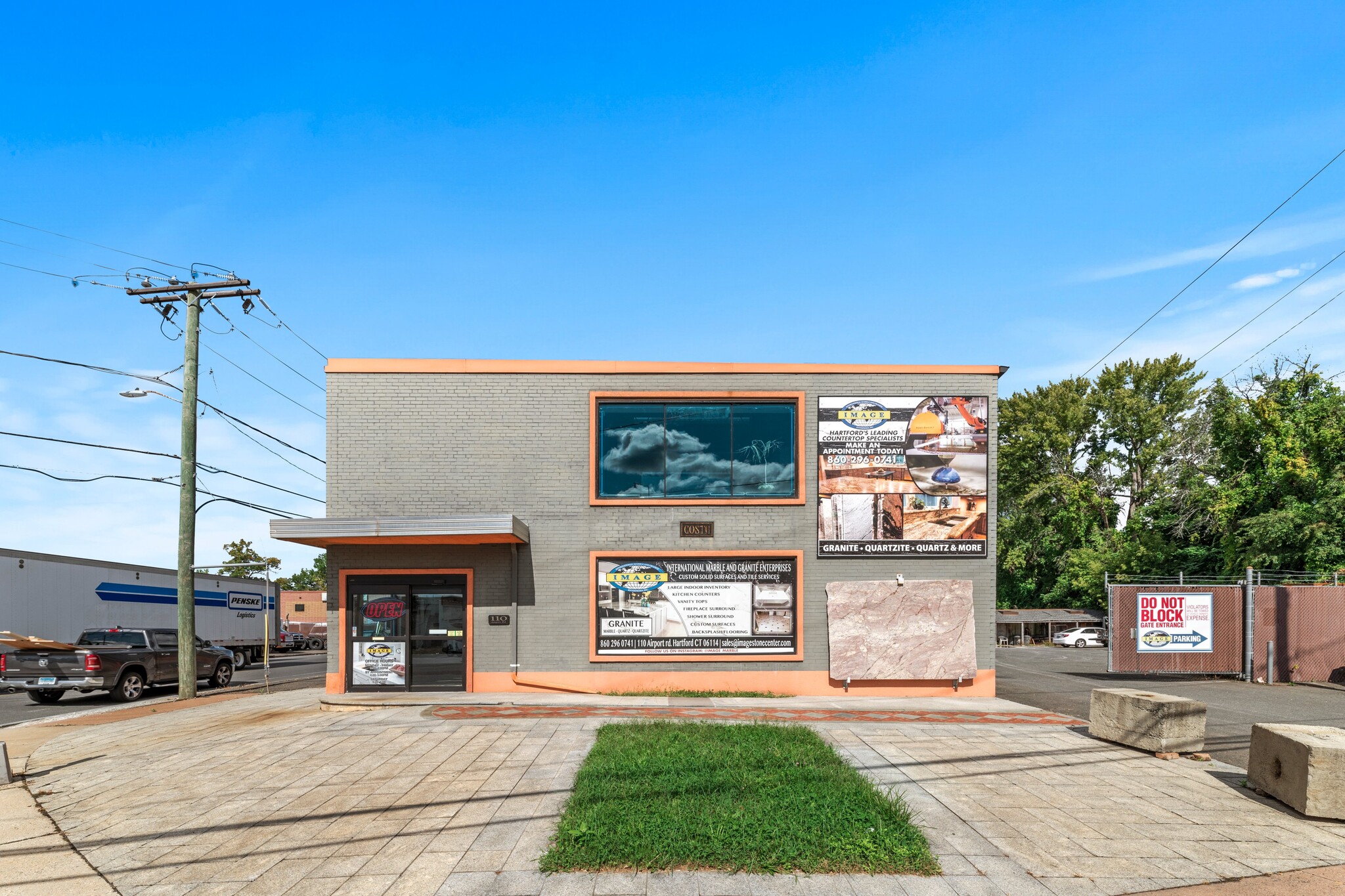 110 Airport Rd, Hartford, CT for lease Building Photo- Image 1 of 31