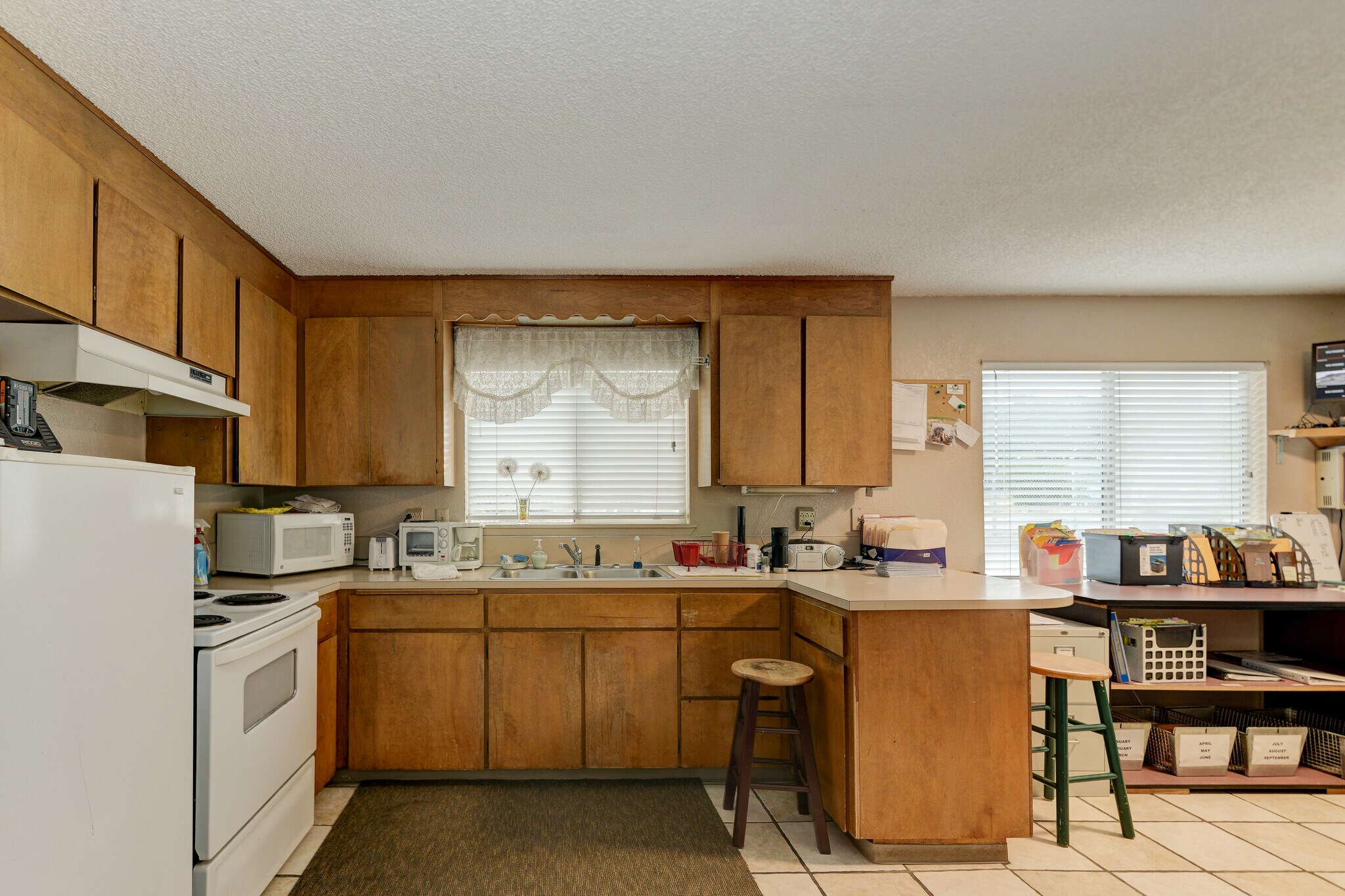 301 1st St N, Yelm, WA 98597 L & W Safe Storage