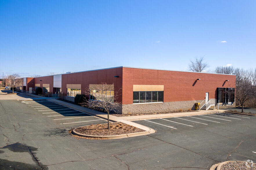 7695-7699 Anagram Dr, Eden Prairie, MN for lease - Primary Photo - Image 1 of 6