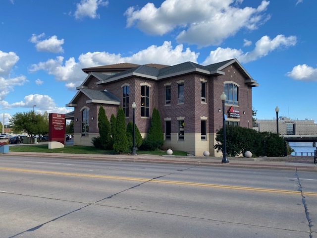 145 N Commercial St, Neenah, WI for lease Building Photo- Image 1 of 4