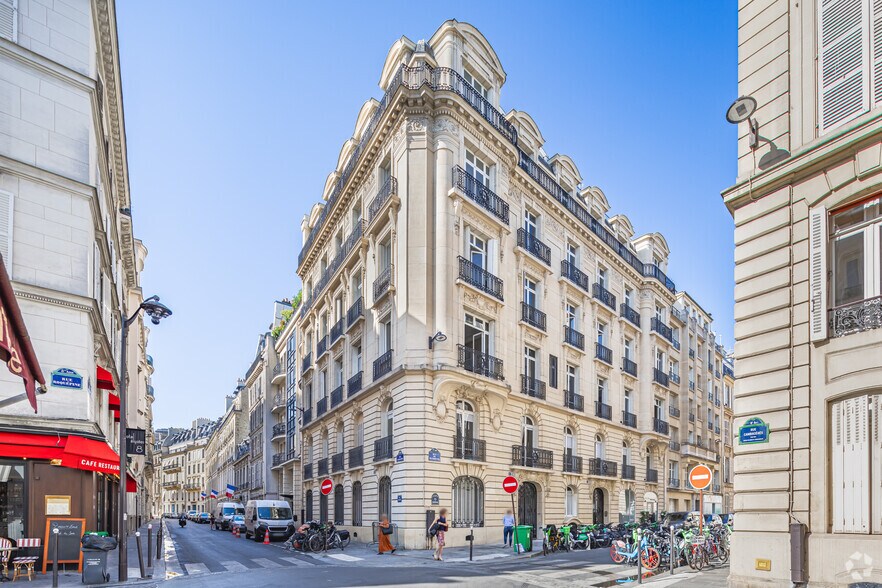 1-3 Rue De Penthièvre, Paris for lease - Building Photo - Image 1 of 9
