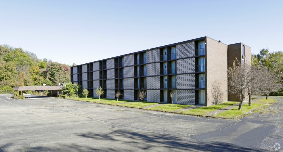 212 Snyder Rd, Donegal, PA for sale - Primary Photo - Image 1 of 1