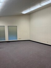 4225 SW Huber St, Portland, OR for lease Interior Photo- Image 1 of 6