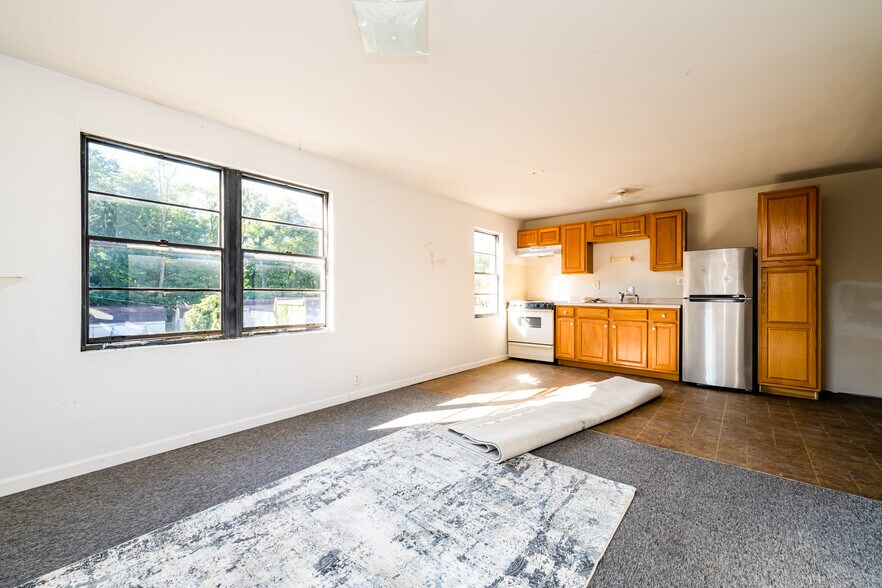 9735 Red Arrow Hwy, Bridgman, MI for sale - Interior Photo - Image 1 of 1