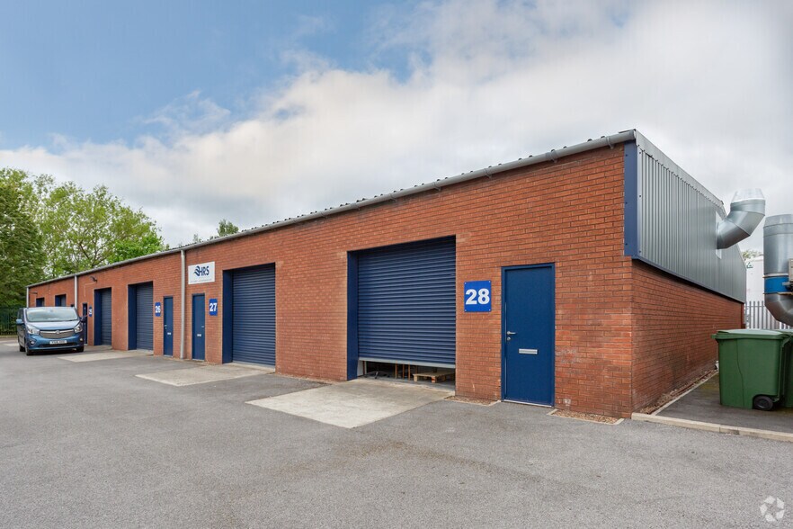 Amber Dr, Nottingham for sale - Primary Photo - Image 1 of 1