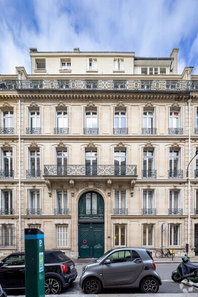 7 Rue Lincoln, Paris for sale - Primary Photo - Image 1 of 3