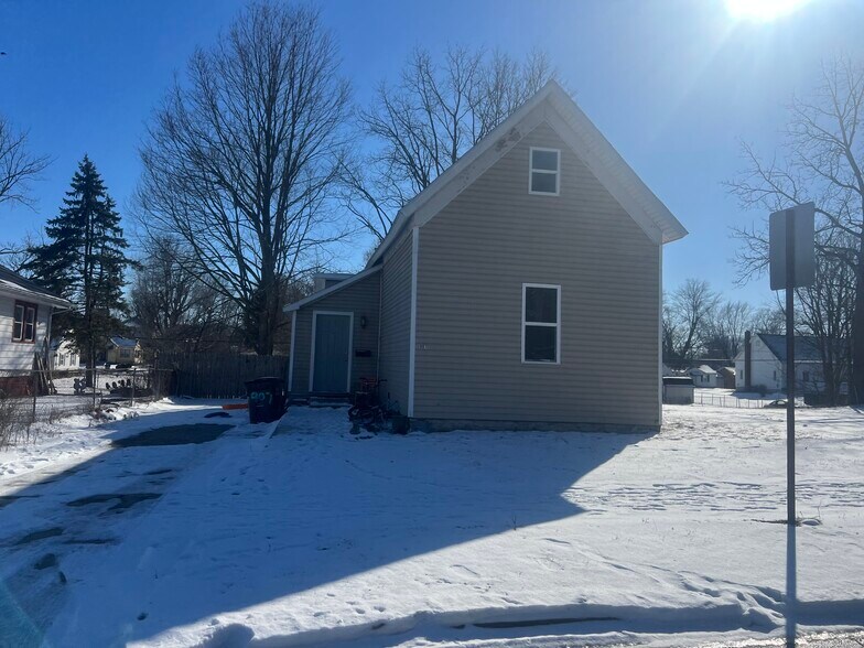 907 E Taylor St, Kokomo, IN for sale - Primary Photo - Image 1 of 1