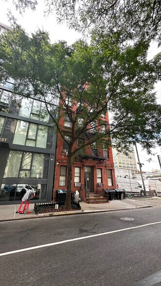 544 W 49th St, New York, NY for sale - Building Photo - Image 3 of 13