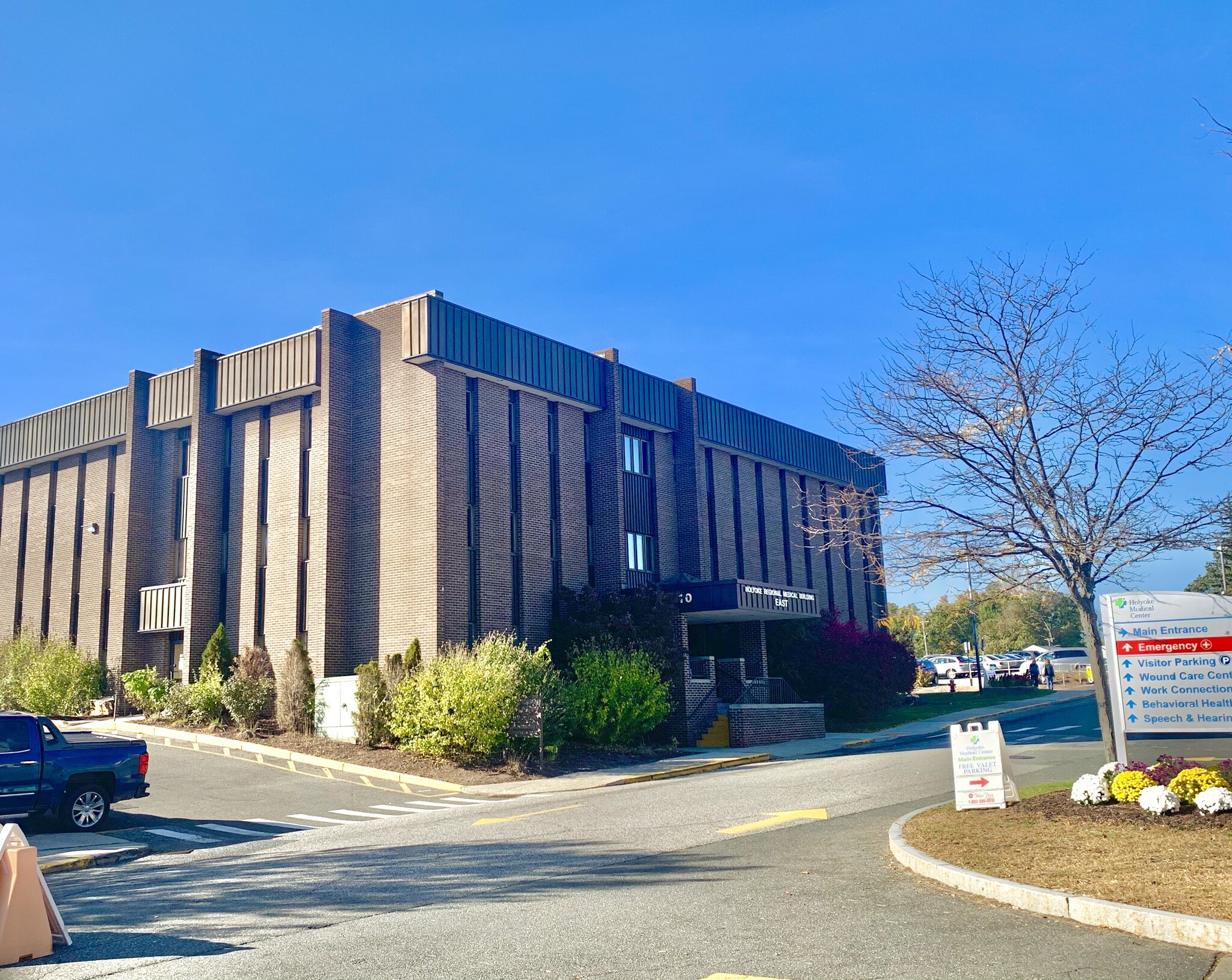 10 Hospital Dr, Holyoke, MA for sale Building Photo- Image 1 of 1