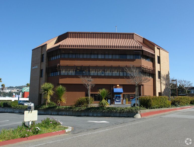 950 John Daly Blvd, Daly City, CA for lease - Building Photo - Image 3 of 4