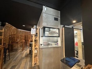 Retail in Madrid, Madrid for lease Interior Photo- Image 2 of 6