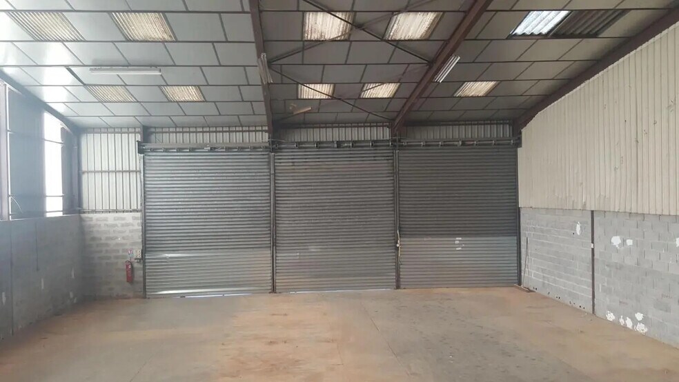 Office in Flassans-sur-Issole for lease - Interior Photo - Image 2 of 4