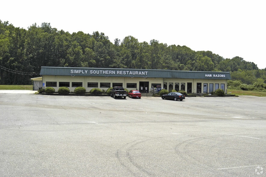 12400 Cumming Hwy, Canton, GA for lease - Primary Photo - Image 1 of 20