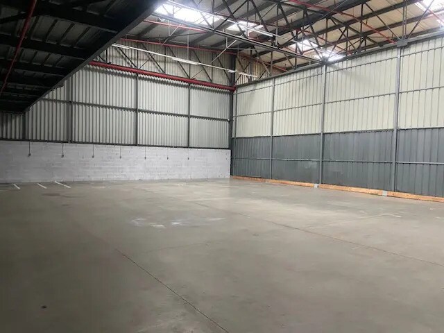 Flex in Mions for lease - Building Photo - Image 3 of 9