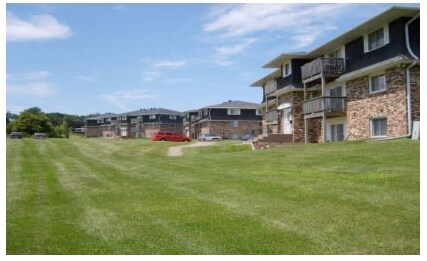 2111 Bidwell Rd, Muscatine, IA for sale Primary Photo- Image 1 of 1