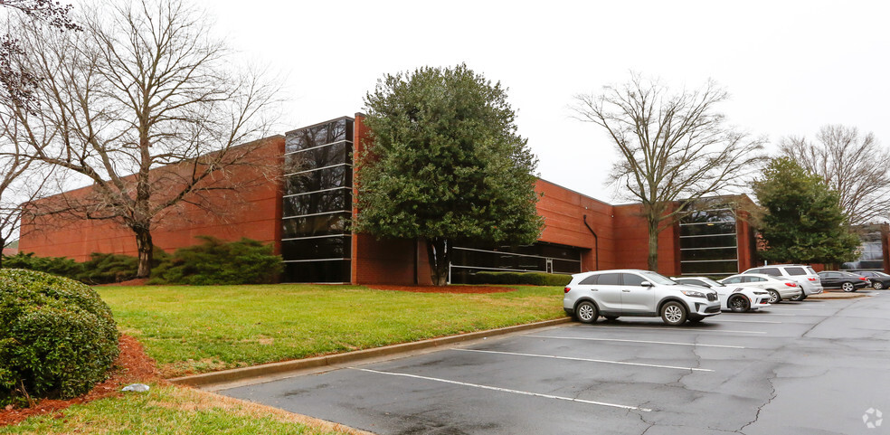 6600 Northpark Blvd, Charlotte, NC for lease - Primary Photo - Image 1 of 6